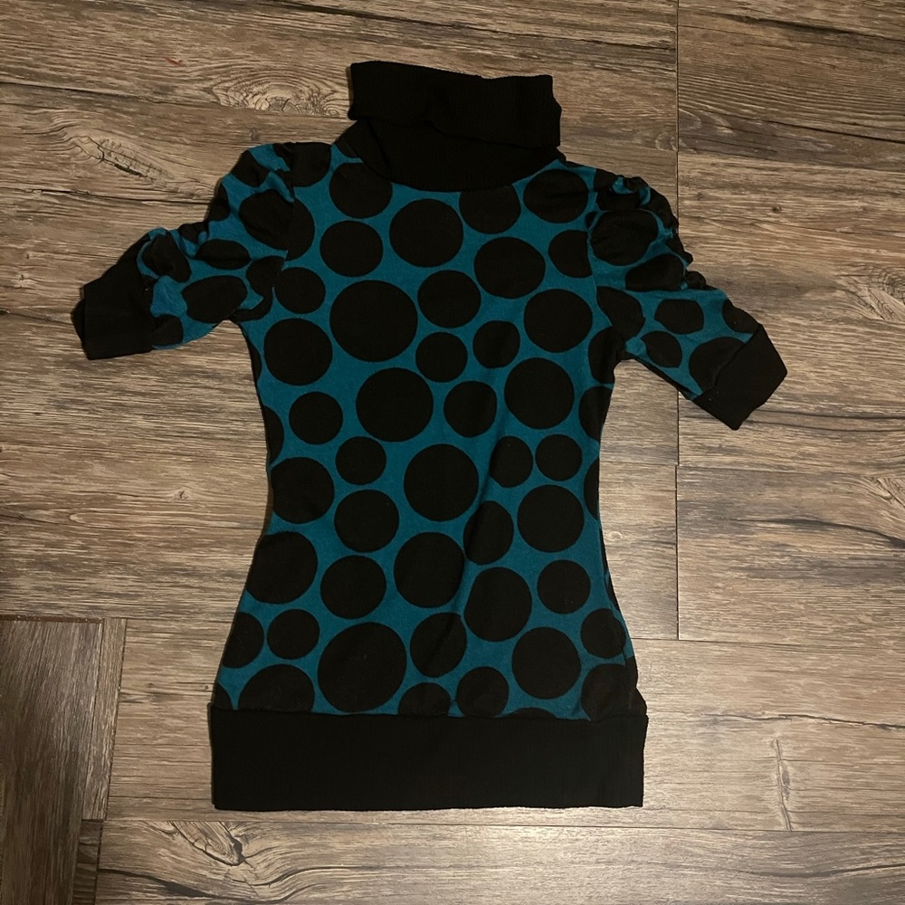 Women's short sleeve turtleneck sweater